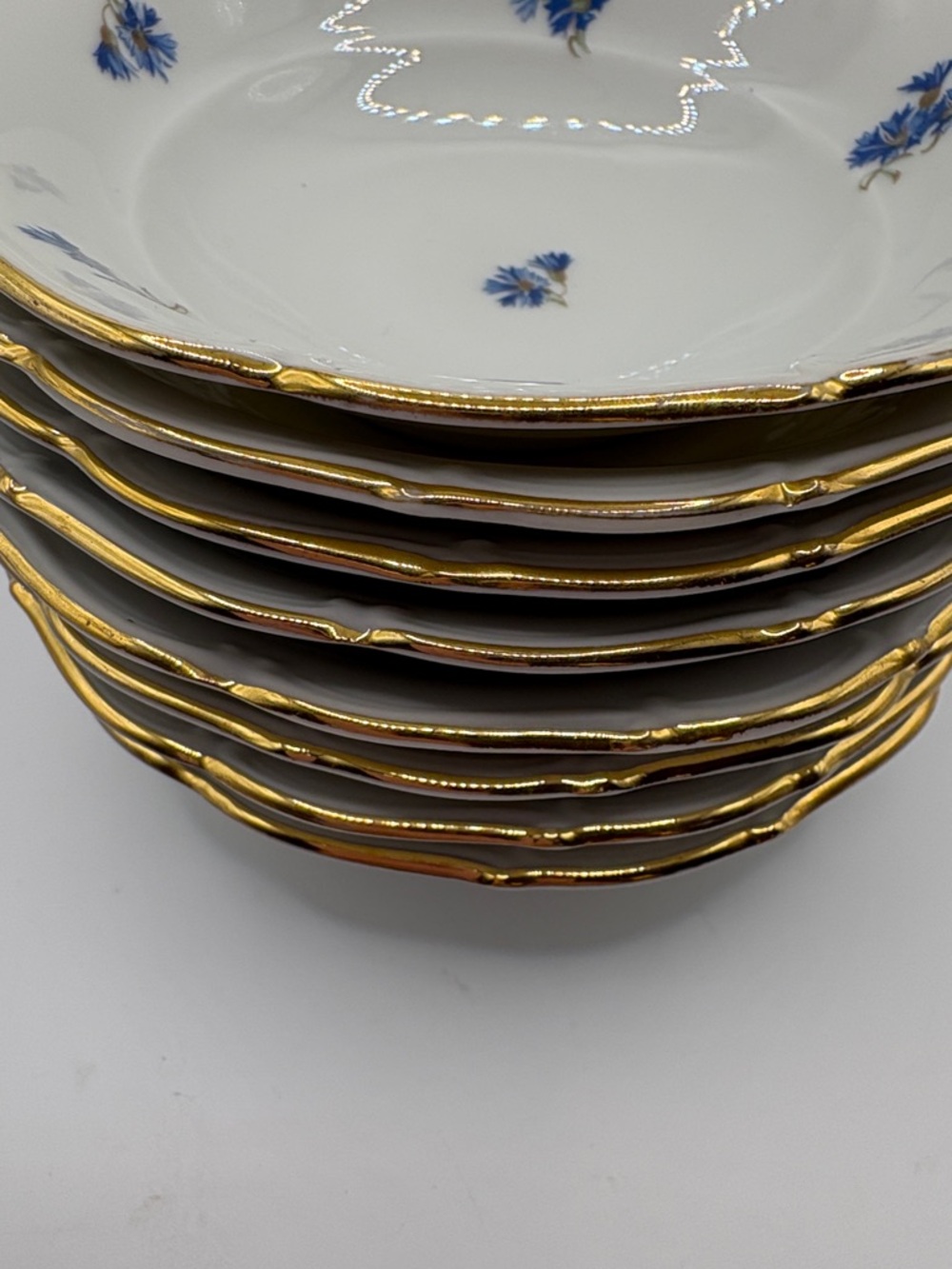 Fine Bohemian China 8 White Porcelain Dessert Bowls Blue Flowers Gold Trim - Picture 4 of 4